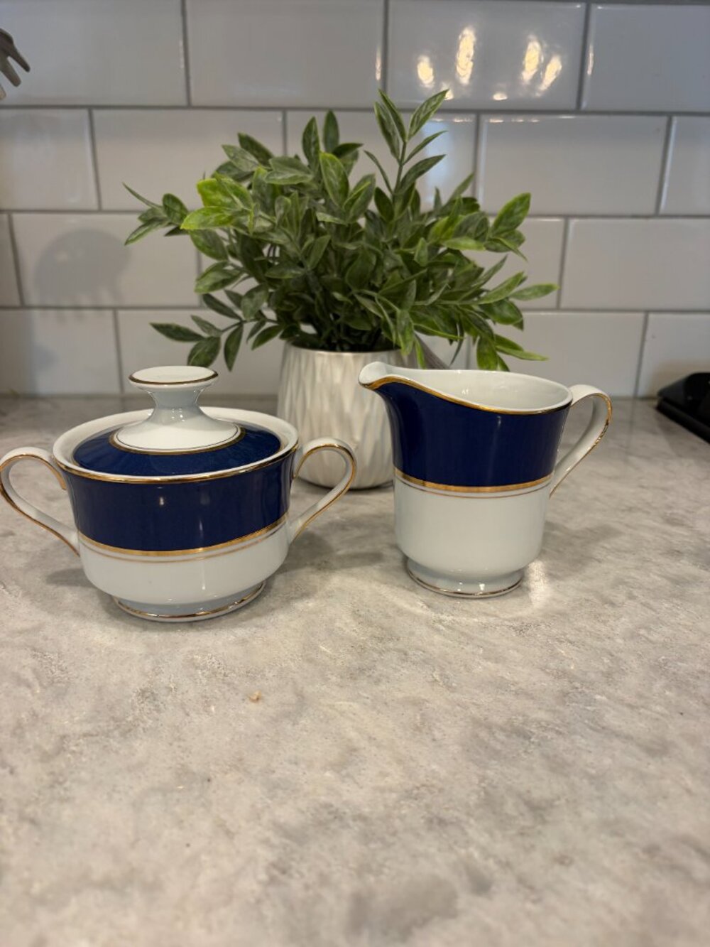 Mikasa Cathy Hardwick Royal Cobalt Creamer & Sugar Bowl with Lid L6058